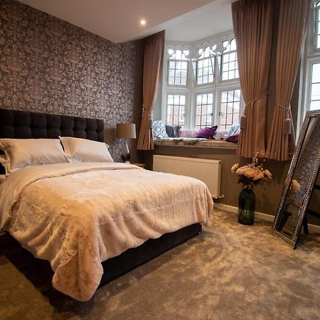 The Most Central Apartment In Canterbury Stunning Interiors, Fully Equipped, City Views And Free Wifi! Kültér fotó