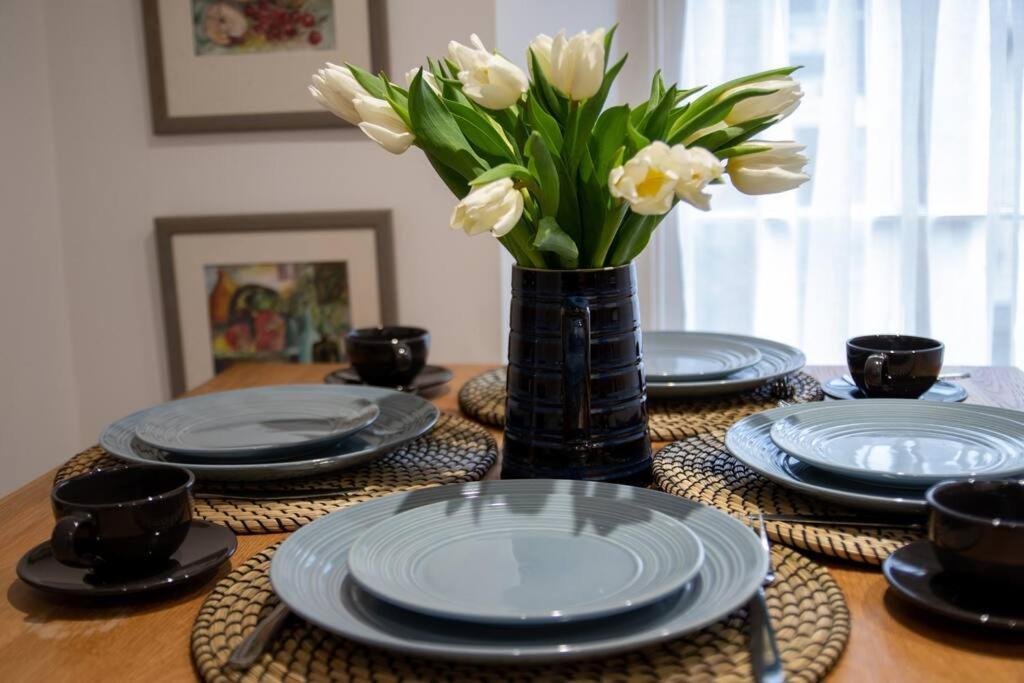 The Most Central Apartment In Canterbury Stunning Interiors, Fully Equipped, City Views And Free Wifi! Kültér fotó