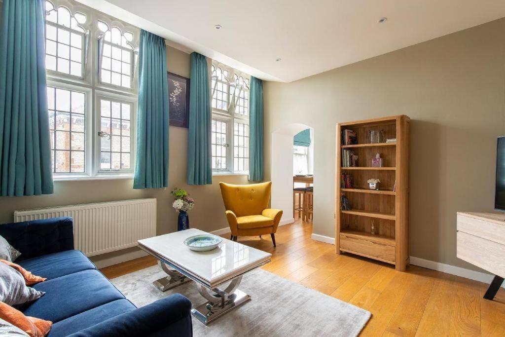 The Most Central Apartment In Canterbury Stunning Interiors, Fully Equipped, City Views And Free Wifi! Kültér fotó