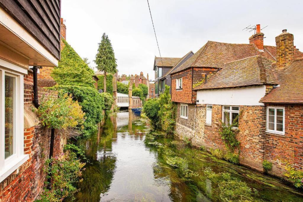 The Most Central Apartment In Canterbury Stunning Interiors, Fully Equipped, City Views And Free Wifi! Kültér fotó
