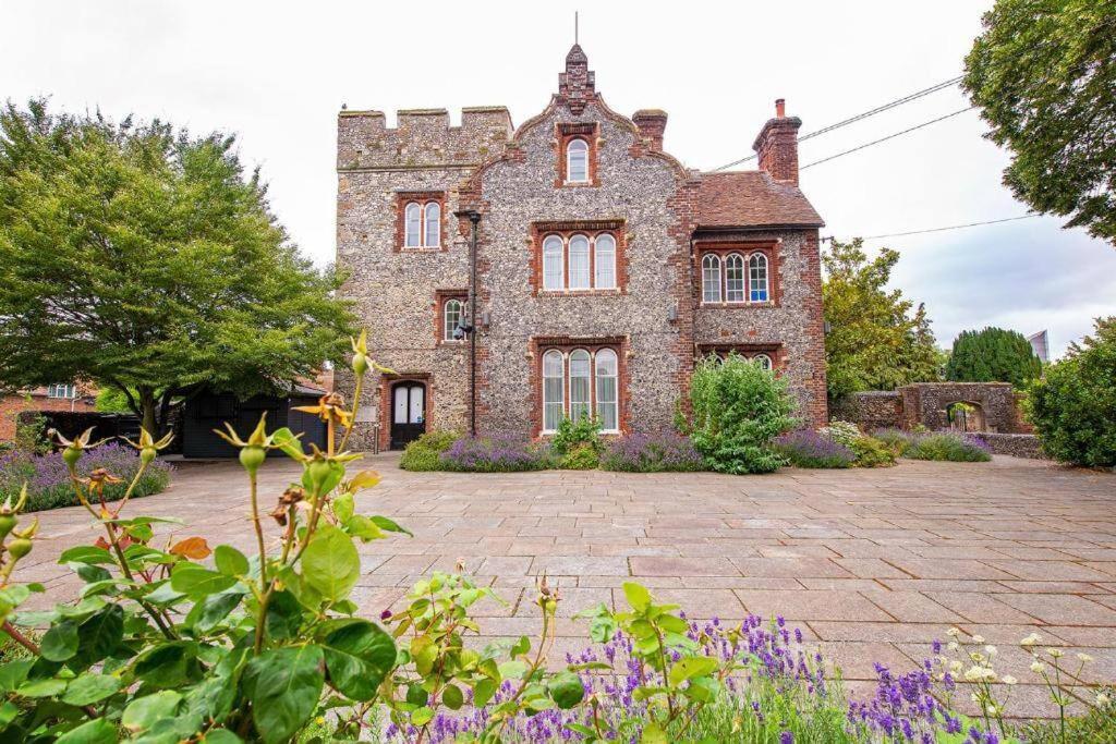 The Most Central Apartment In Canterbury Stunning Interiors, Fully Equipped, City Views And Free Wifi! Kültér fotó
