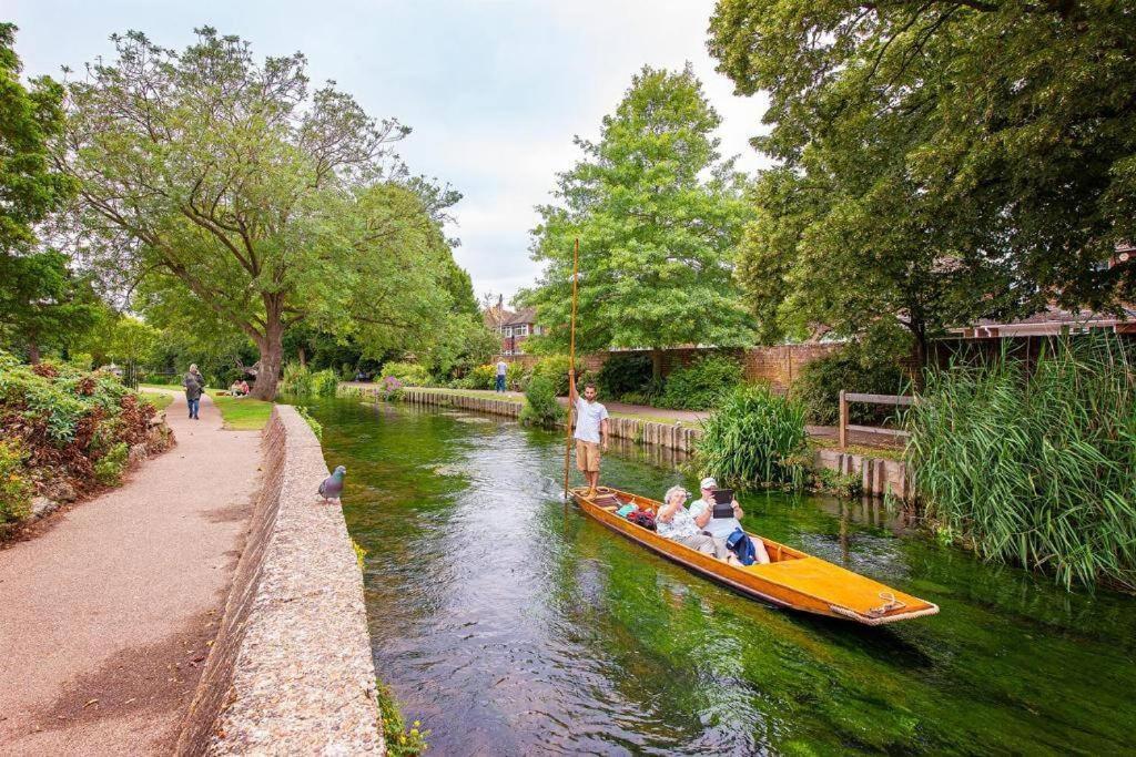 The Most Central Apartment In Canterbury Stunning Interiors, Fully Equipped, City Views And Free Wifi! Kültér fotó