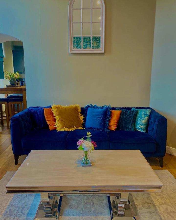 The Most Central Apartment In Canterbury Stunning Interiors, Fully Equipped, City Views And Free Wifi! Kültér fotó