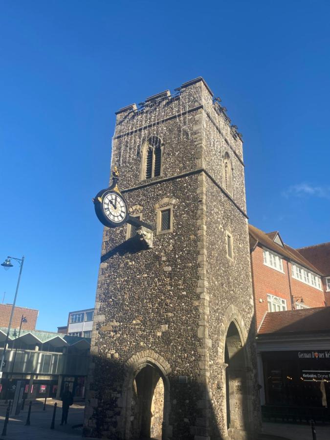 The Most Central Apartment In Canterbury Stunning Interiors, Fully Equipped, City Views And Free Wifi! Kültér fotó